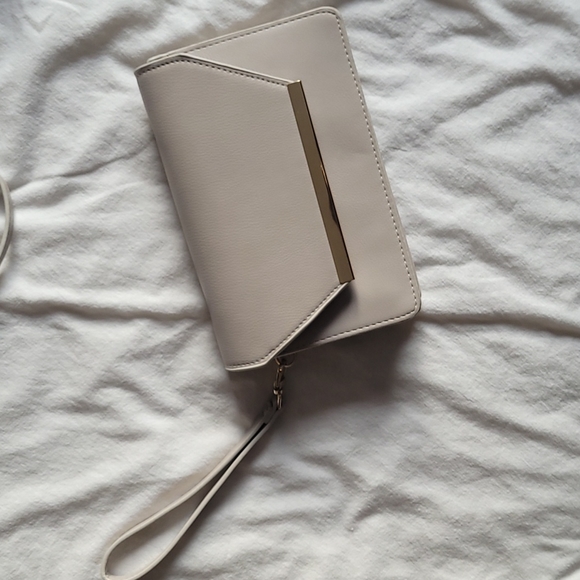 Convertible clutch / purse / shoulder bag - Picture 2 of 8